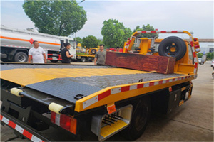 南山区附近拖车电话号码服务